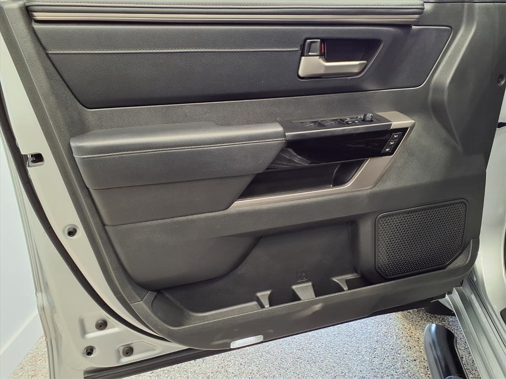 Toyota Tundra 4WD Platinum CrewMax 5.5' Bed (Natl) 2024