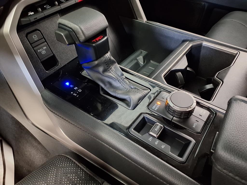 Toyota Tundra 4WD Platinum CrewMax 5.5' Bed (Natl) 2024