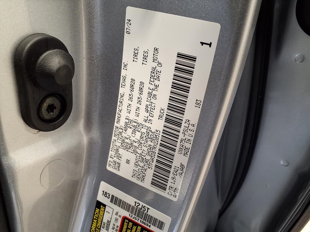 Toyota Tundra 4WD Platinum CrewMax 5.5' Bed (Natl) 2024