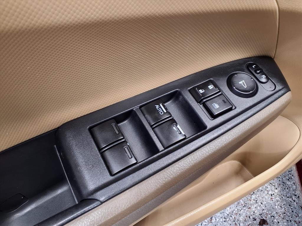 2010 Honda Accord LX photo 12