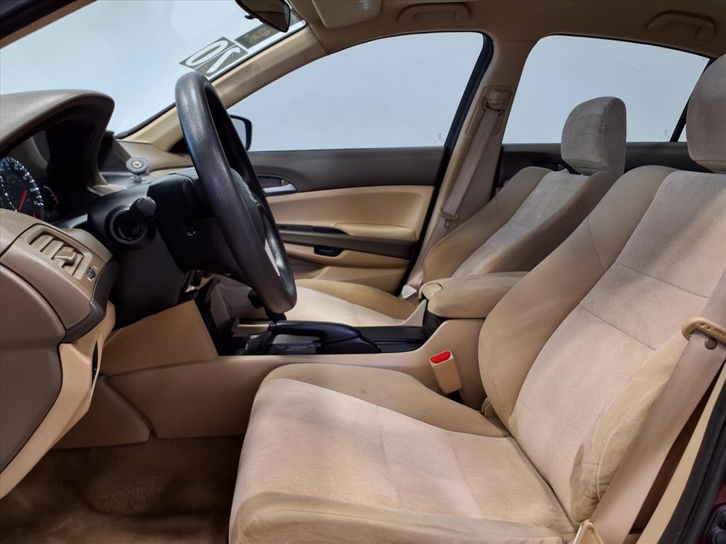 2010 Honda Accord LX photo 13