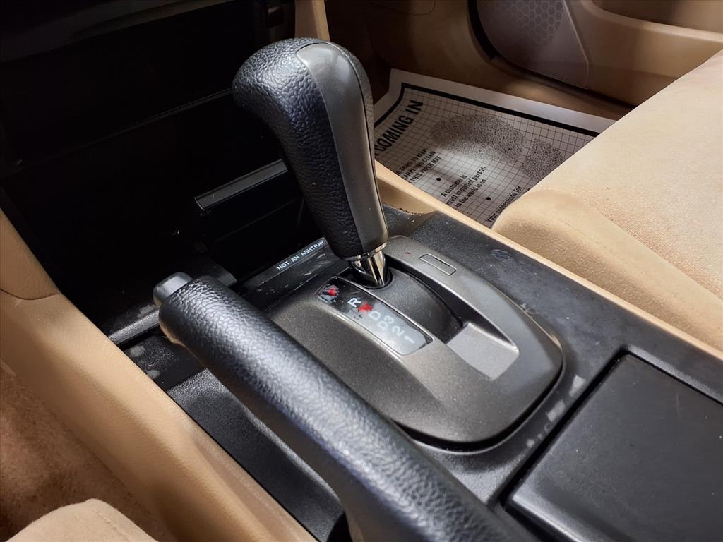 2010 Honda Accord LX photo 14