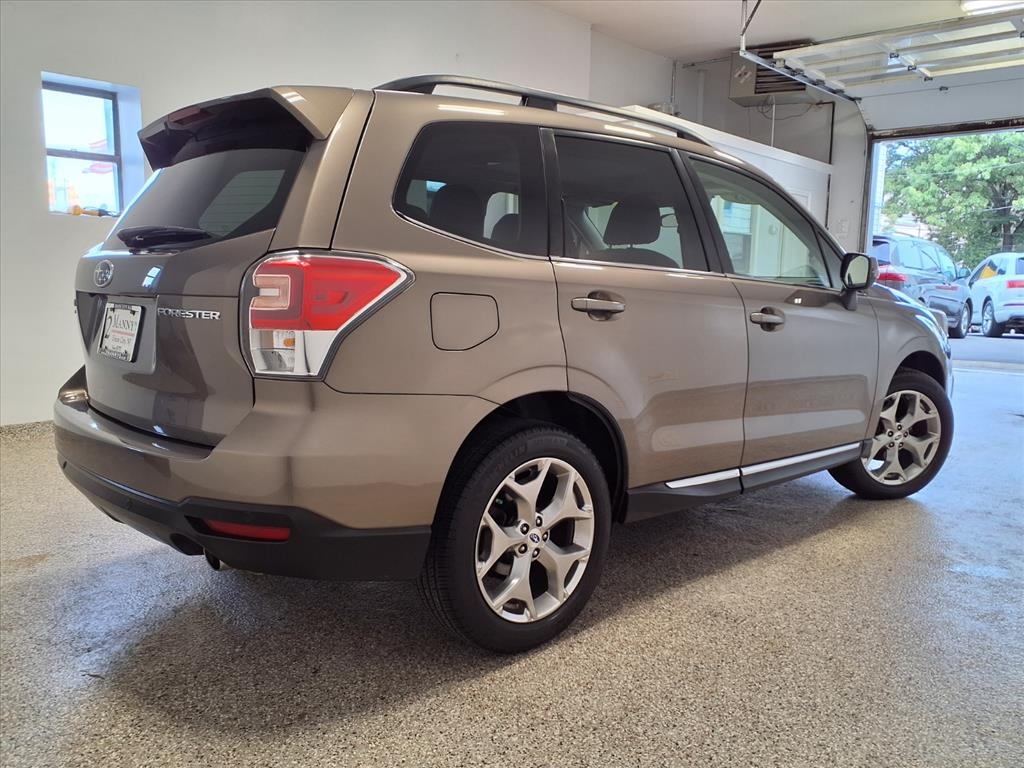 2018 Subaru Forester 2.5i Touring photo 3