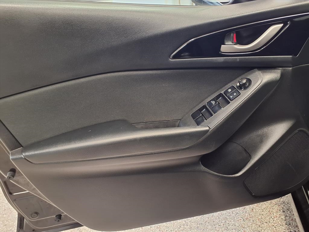 2016 Mazda Mazda3 Touring photo 11