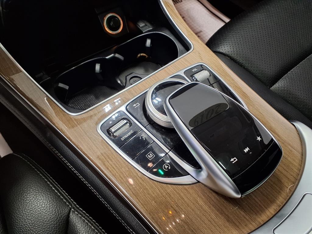 2019 Mercedes-Benz GLC GLC300 - Photo 17