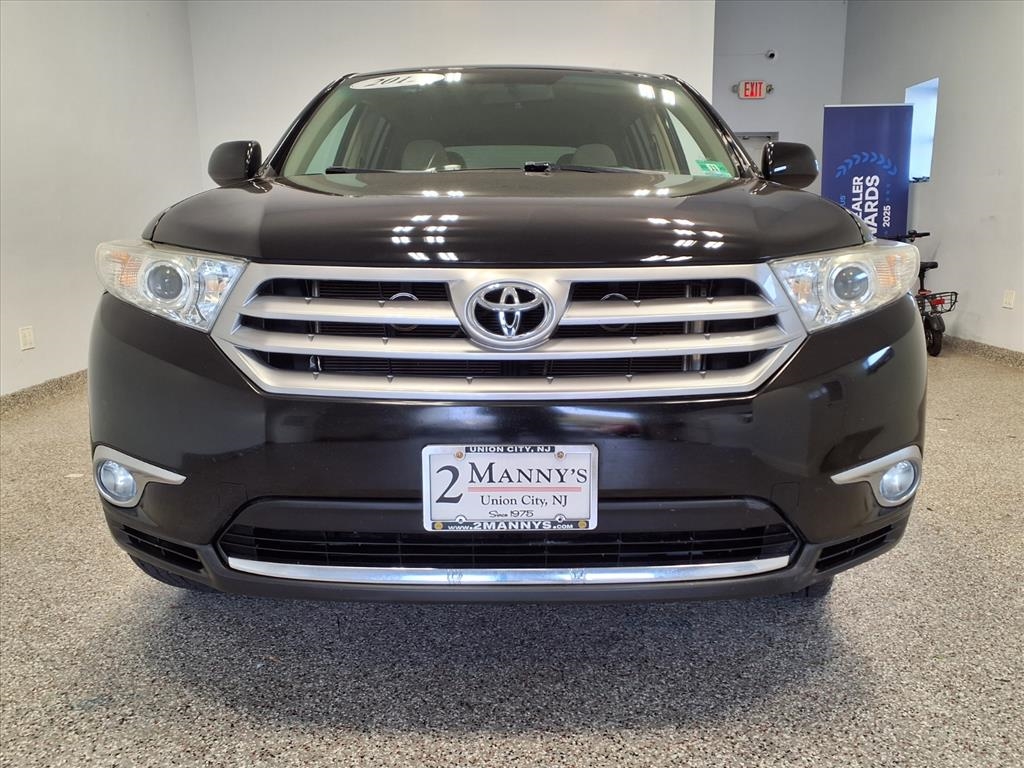 Toyota Highlander 4dr V6 4WD (Natl) 2012