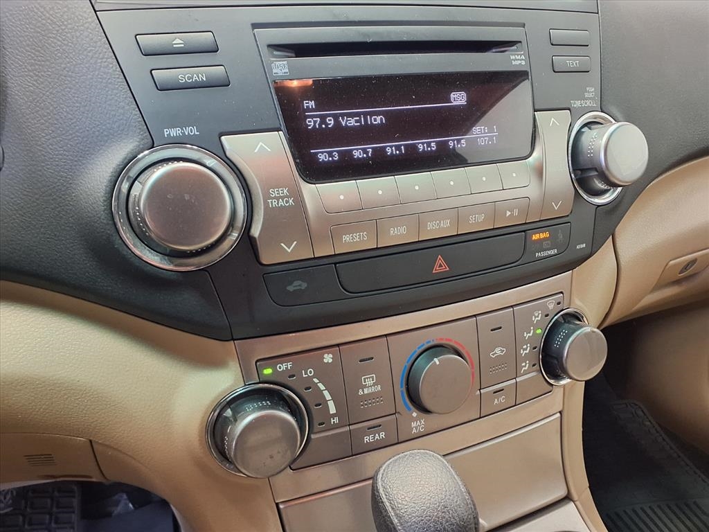 Toyota Highlander 4dr V6 4WD (Natl) 2012