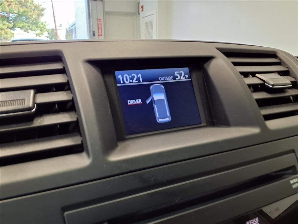 Toyota Highlander 4dr V6 4WD (Natl) 2012