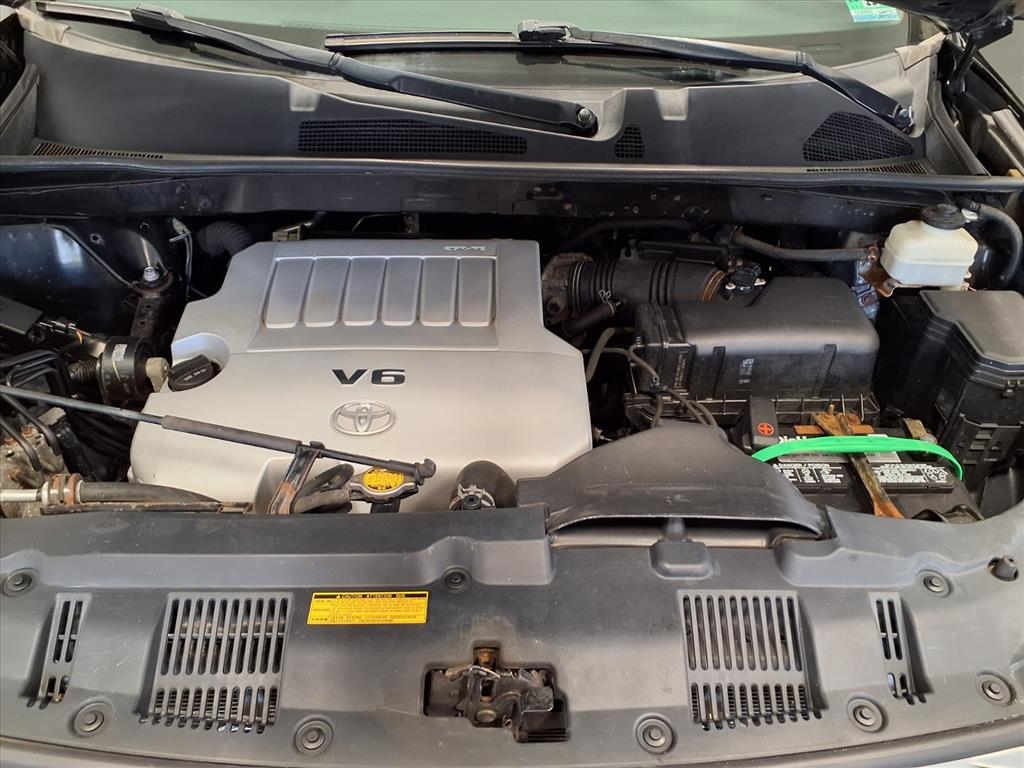 Toyota Highlander 4dr V6 4WD (Natl) 2012