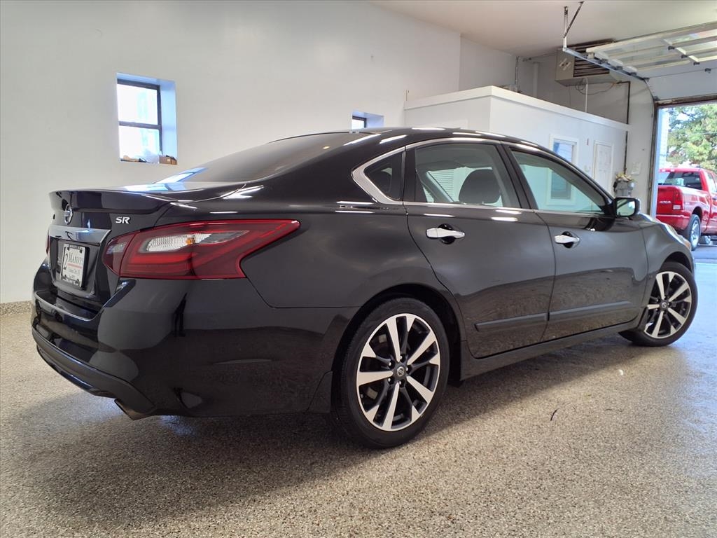 Nissan Altima 2.5 SR Sedan 2017