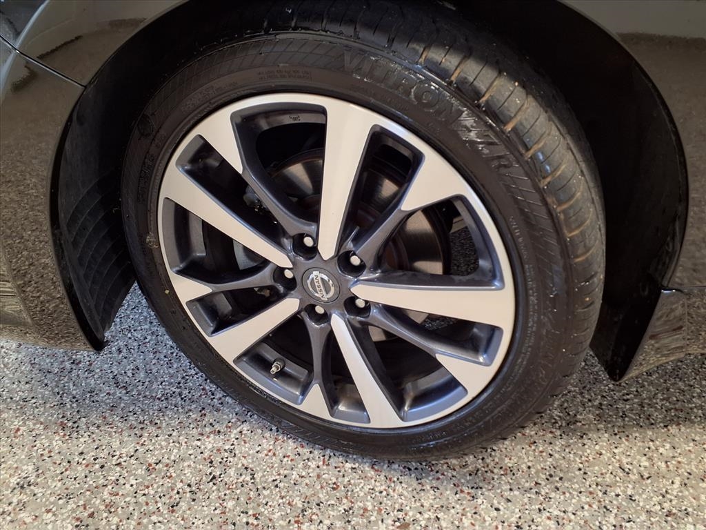 Nissan Altima 2.5 SR Sedan 2017