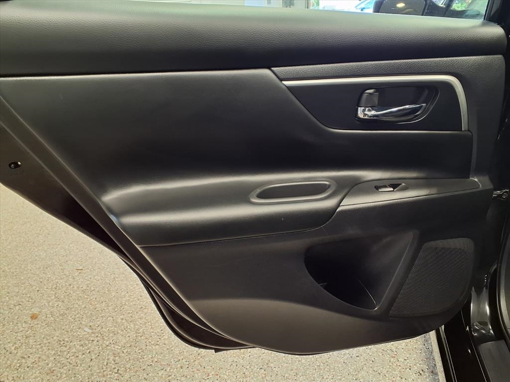 Nissan Altima 2.5 SR Sedan 2017