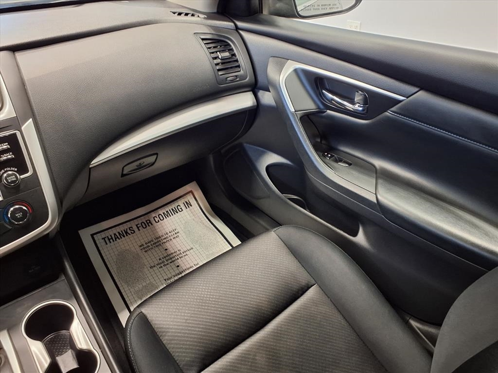 Nissan Altima 2.5 SR Sedan 2017