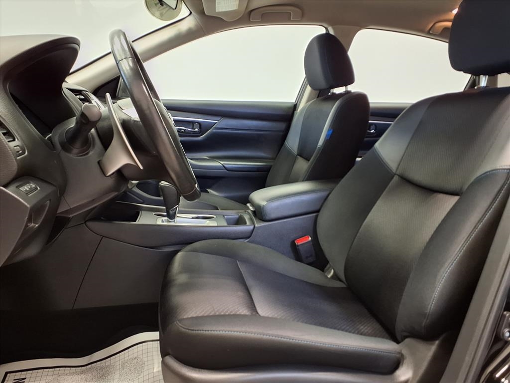 Nissan Altima 2.5 SR Sedan 2017