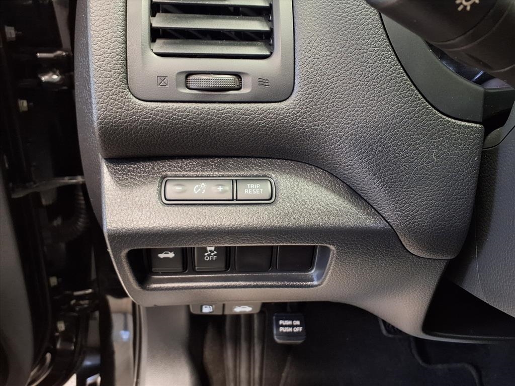 Nissan Altima 2.5 SR Sedan 2017