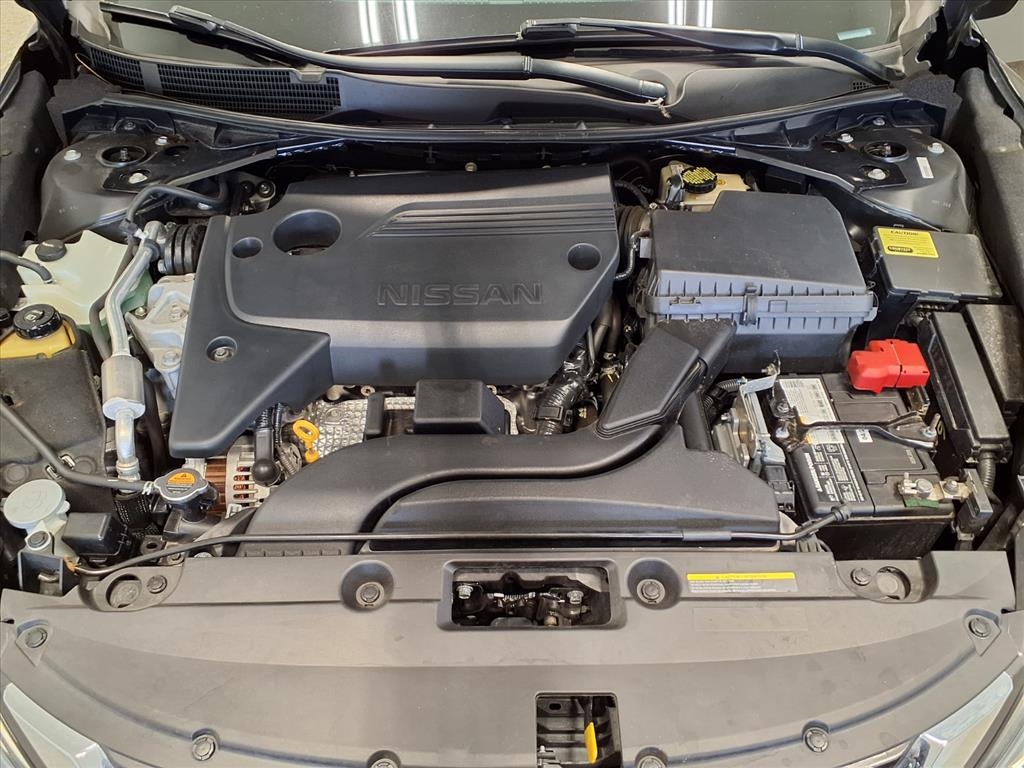 Nissan Altima 2.5 SR Sedan 2017