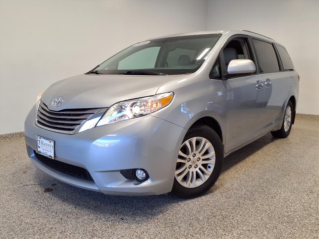 2016 Toyota Sienna 5dr 8-Pass Van XLE FWD (Natl)