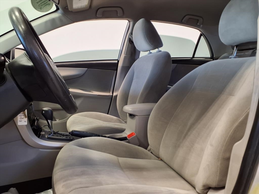 Toyota Corolla LE 2012