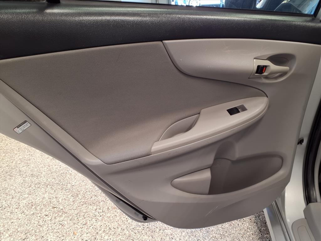 Toyota Corolla LE 2012