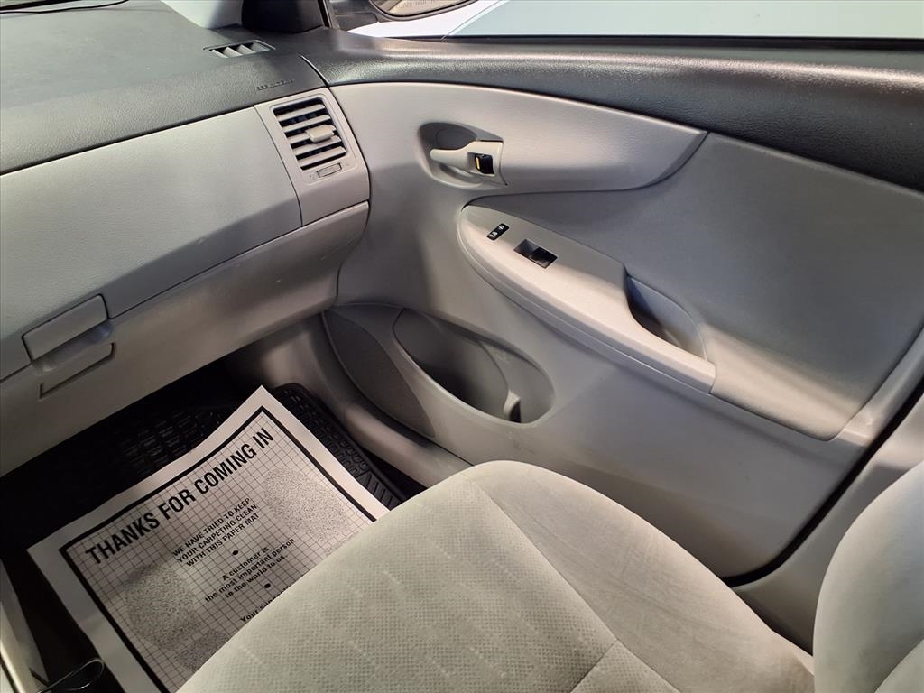 Toyota Corolla LE 2012