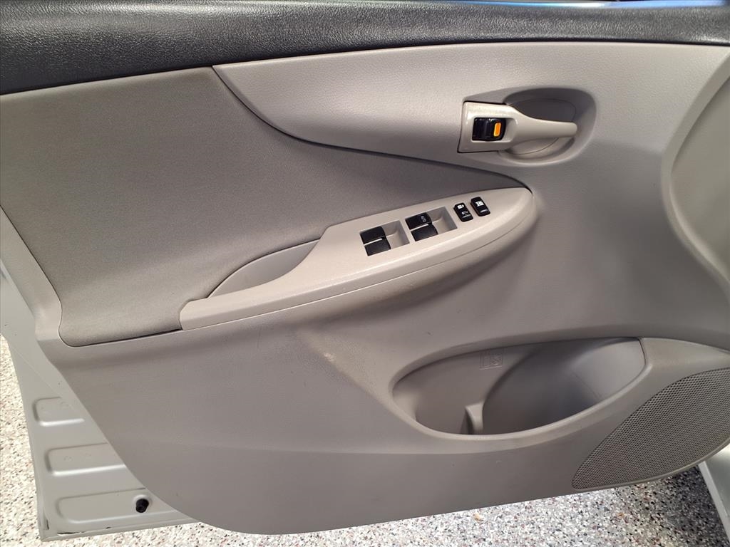 Toyota Corolla LE 2012