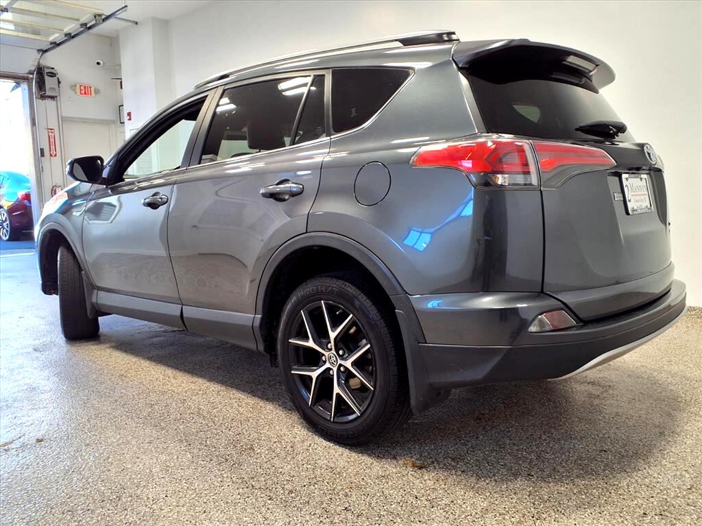 Toyota RAV4 SE AWD (Natl) 2018