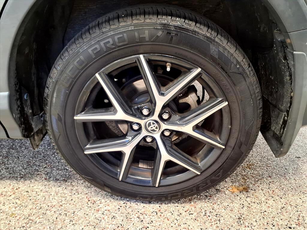 Toyota RAV4 SE AWD (Natl) 2018