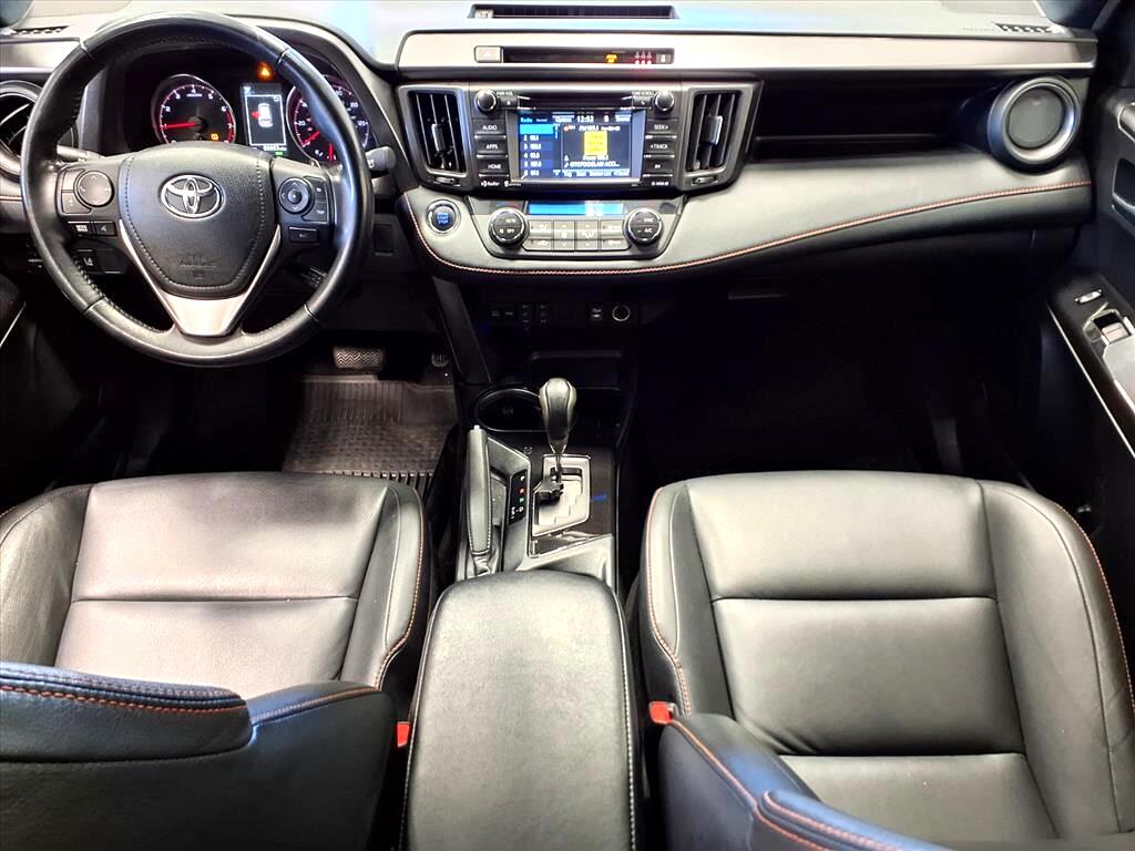 Toyota RAV4 SE AWD (Natl) 2018