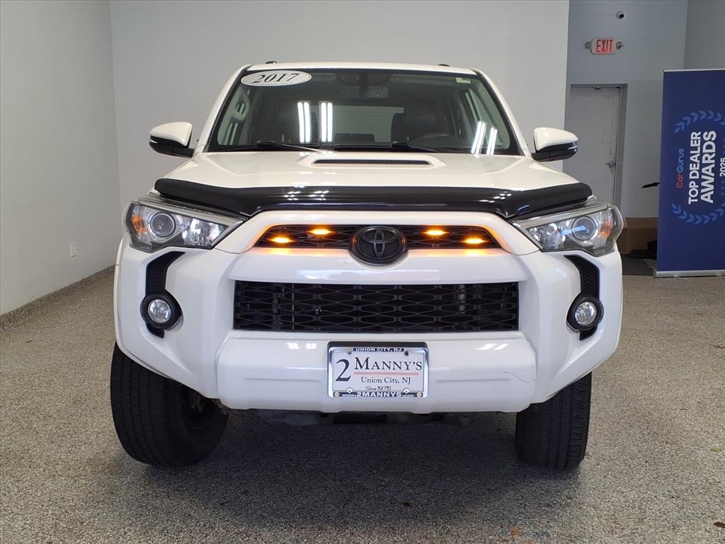 Toyota 4Runner SR5 4WD (Natl) 2017