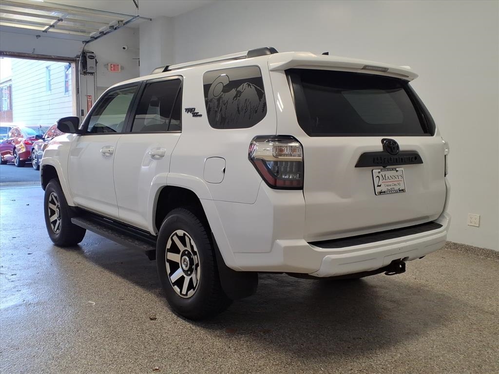 Toyota 4Runner SR5 4WD (Natl) 2017