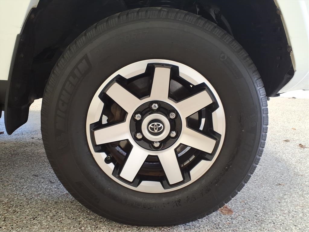 Toyota 4Runner SR5 4WD (Natl) 2017