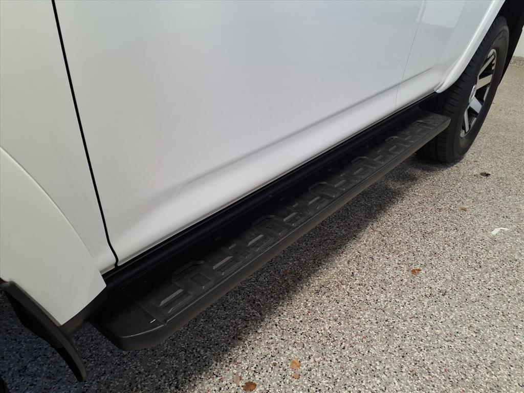 Toyota 4Runner SR5 4WD (Natl) 2017