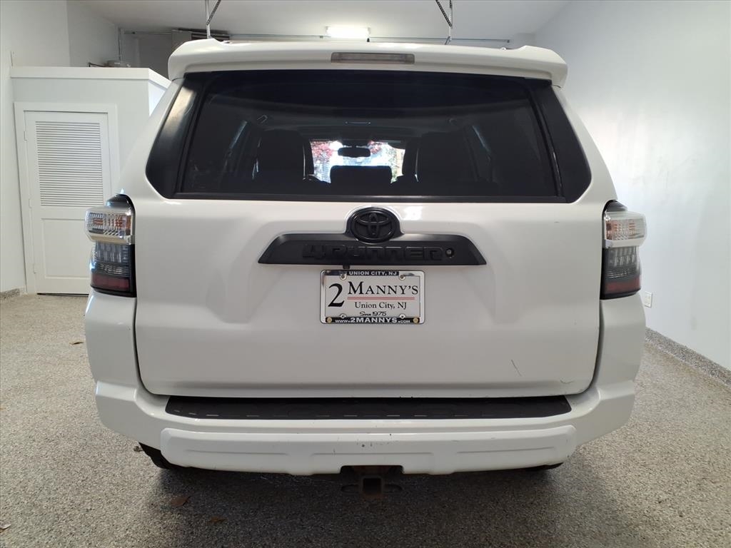 Toyota 4Runner SR5 4WD (Natl) 2017