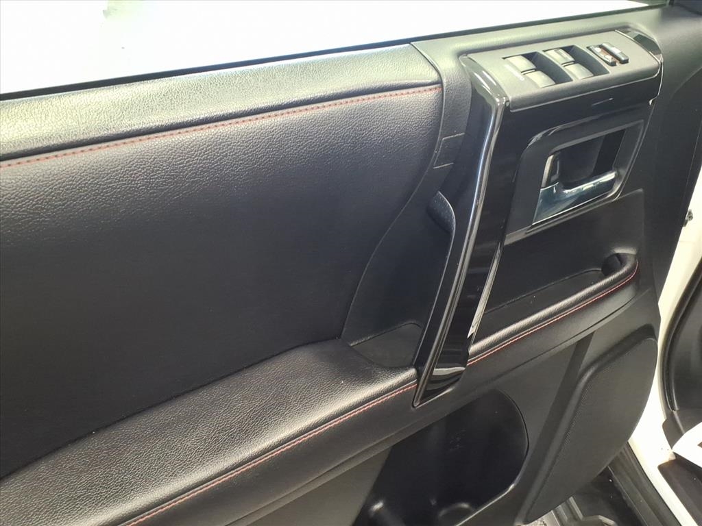 Toyota 4Runner SR5 4WD (Natl) 2017