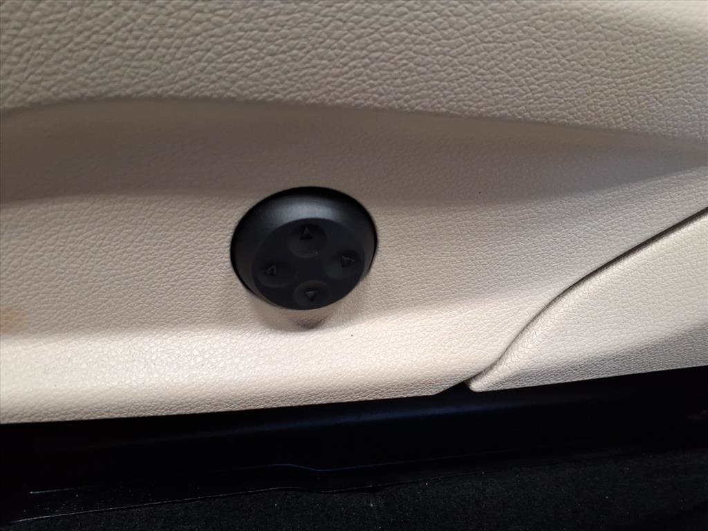 Mercedes-Benz GLC 4MATIC 4dr GLC 300 2016