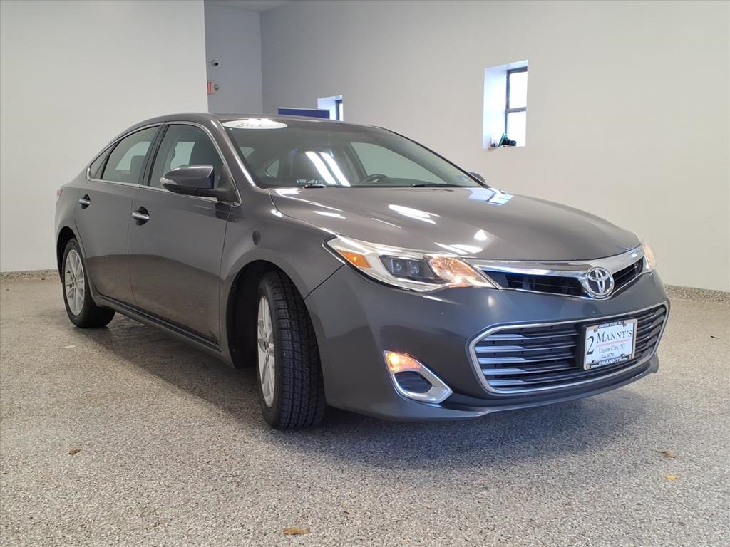 2014 Toyota Avalon Limited photo 3