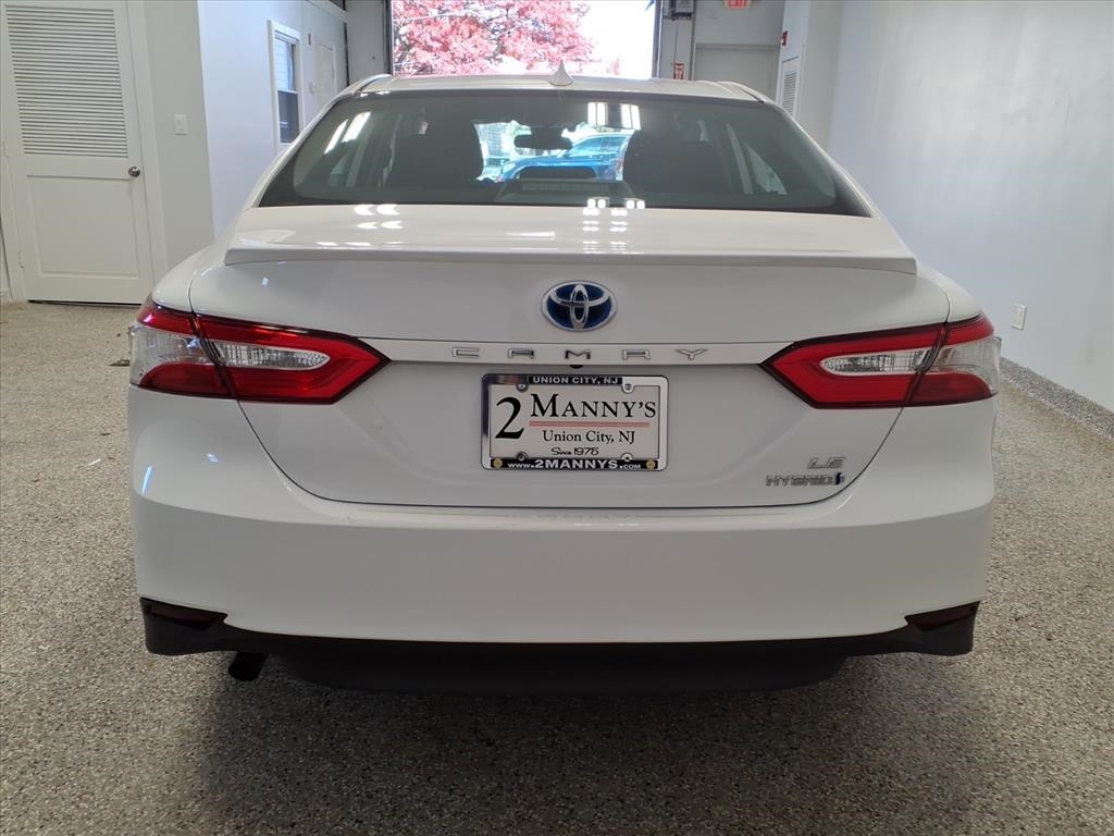 Toyota Camry Hybrid LE CVT (Natl) 2020