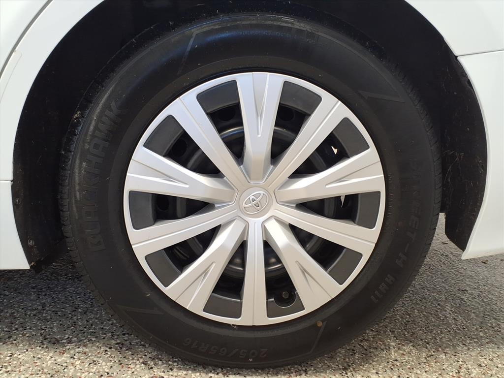 Toyota Camry Hybrid LE CVT (Natl) 2020