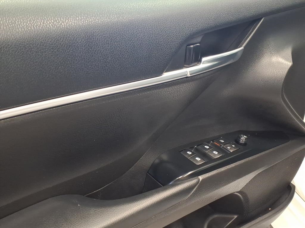 Toyota Camry Hybrid LE CVT (Natl) 2020