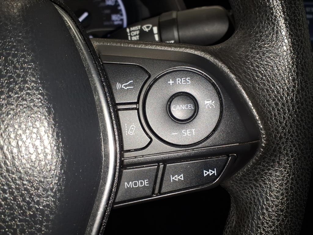 Toyota Camry Hybrid LE CVT (Natl) 2020