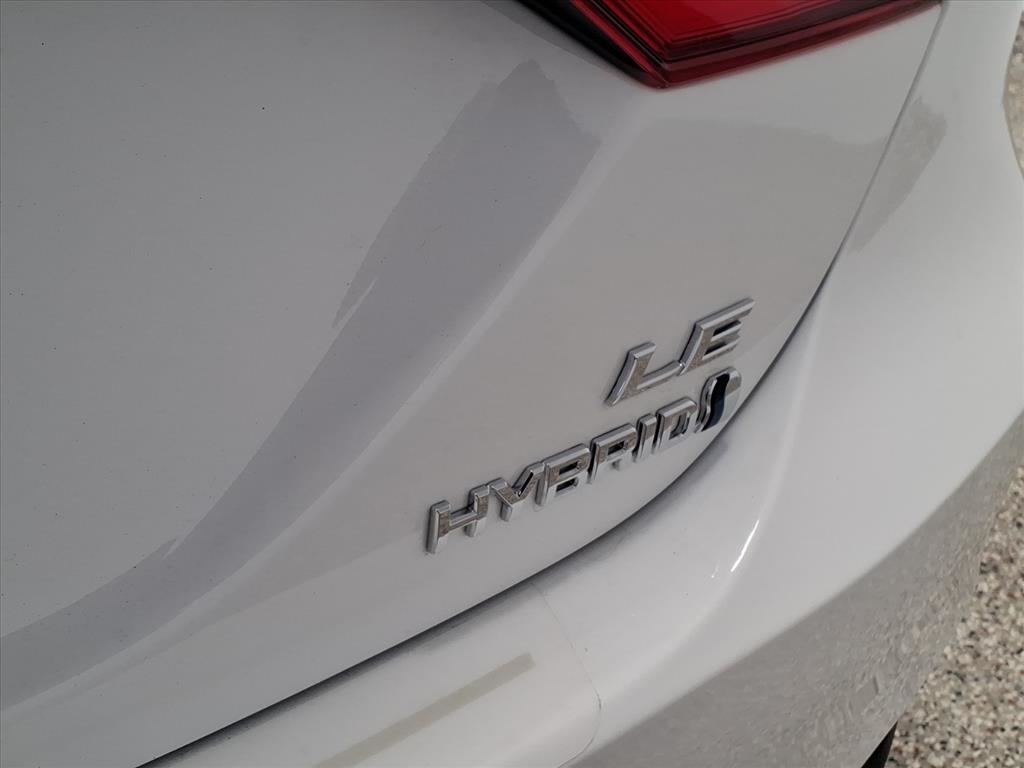 Toyota Camry Hybrid LE CVT (Natl) 2020