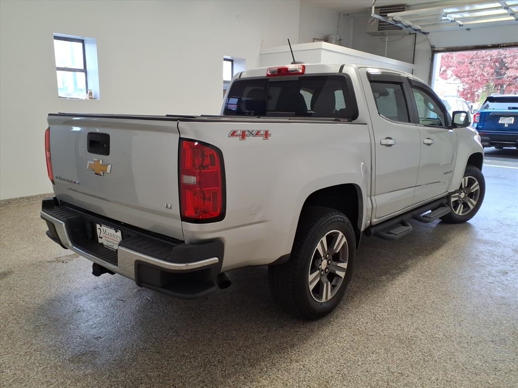 2017 Chevrolet Colorado LT photo 3