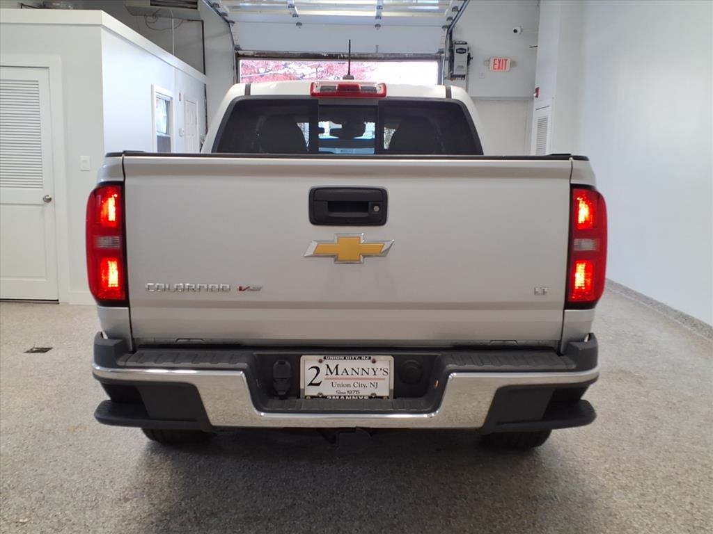 2017 Chevrolet Colorado LT photo 4