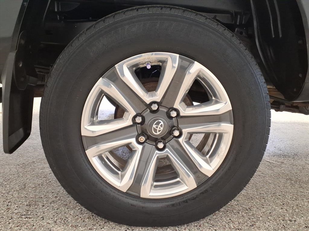 Toyota Tacoma Limited Double Cab 5' Bed V6 4x4 AT (Natl) 2017