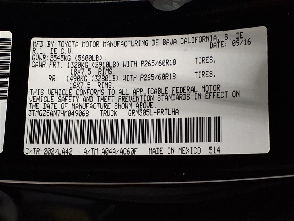 Toyota Tacoma Limited Double Cab 5' Bed V6 4x4 AT (Natl) 2017