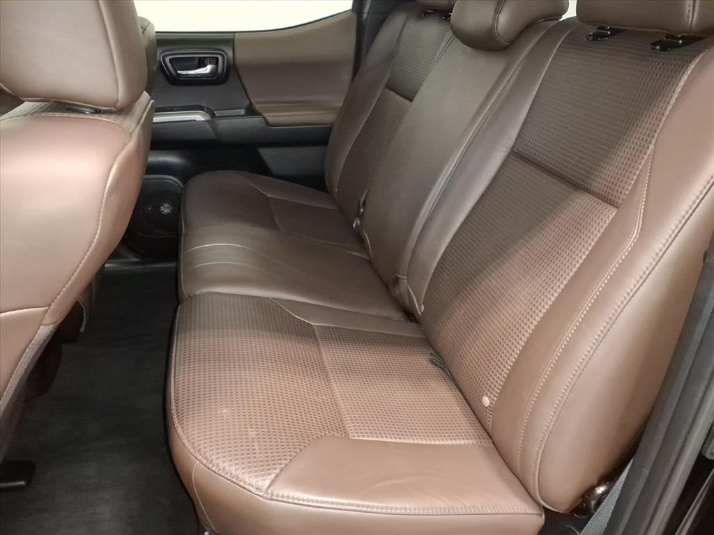 Toyota Tacoma Limited Double Cab 5' Bed V6 4x4 AT (Natl) 2017