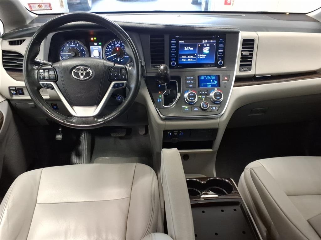 Toyota Sienna XLE Auto Access Seat FWD 7-Passenger (Natl) 2019