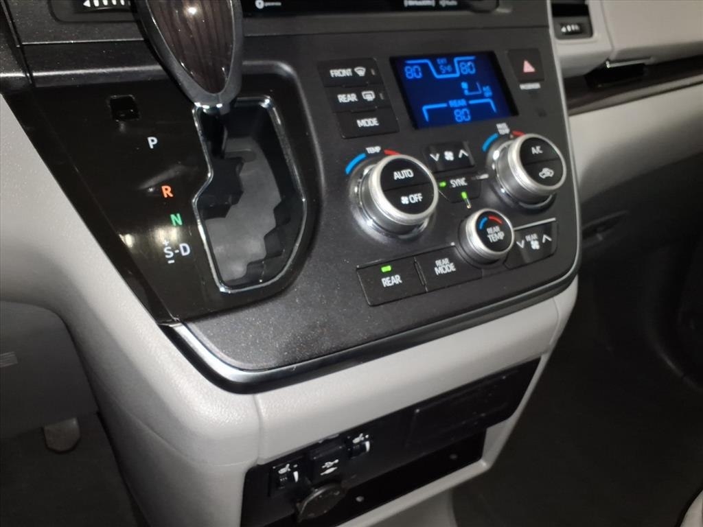Toyota Sienna XLE Auto Access Seat FWD 7-Passenger (Natl) 2019