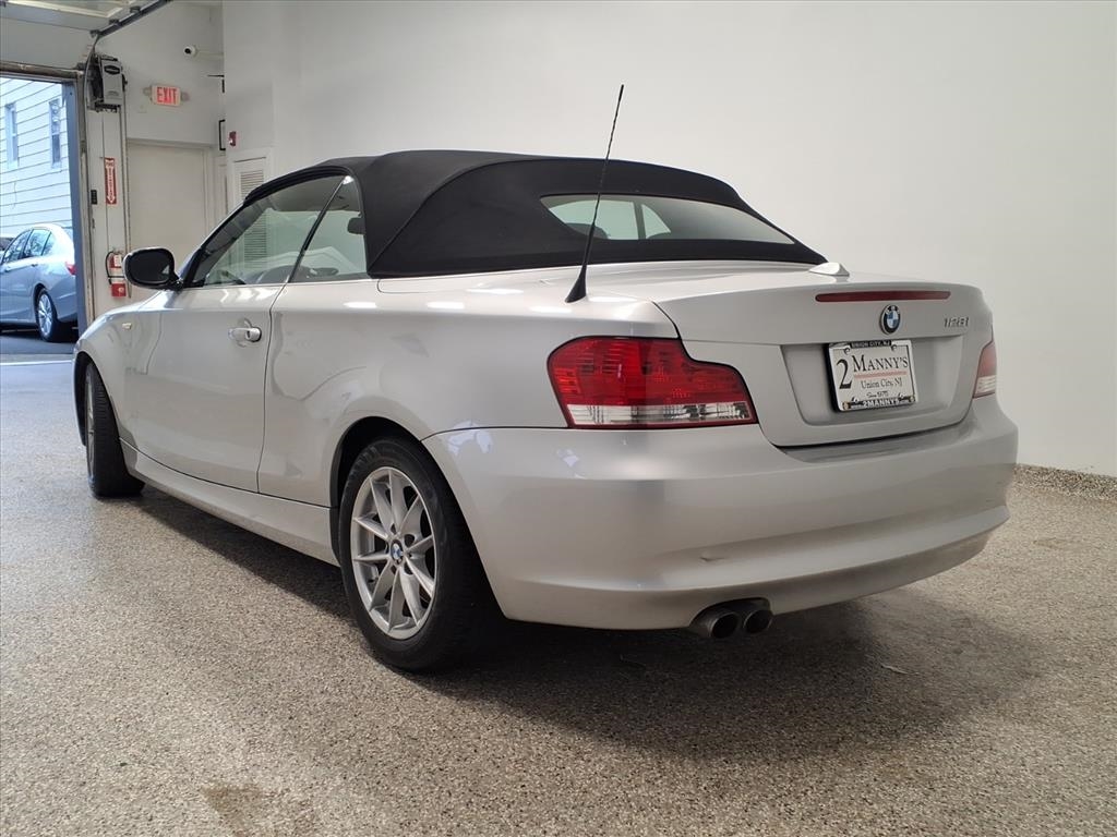 BMW 1 Series 2dr Conv 128i SULEV 2011