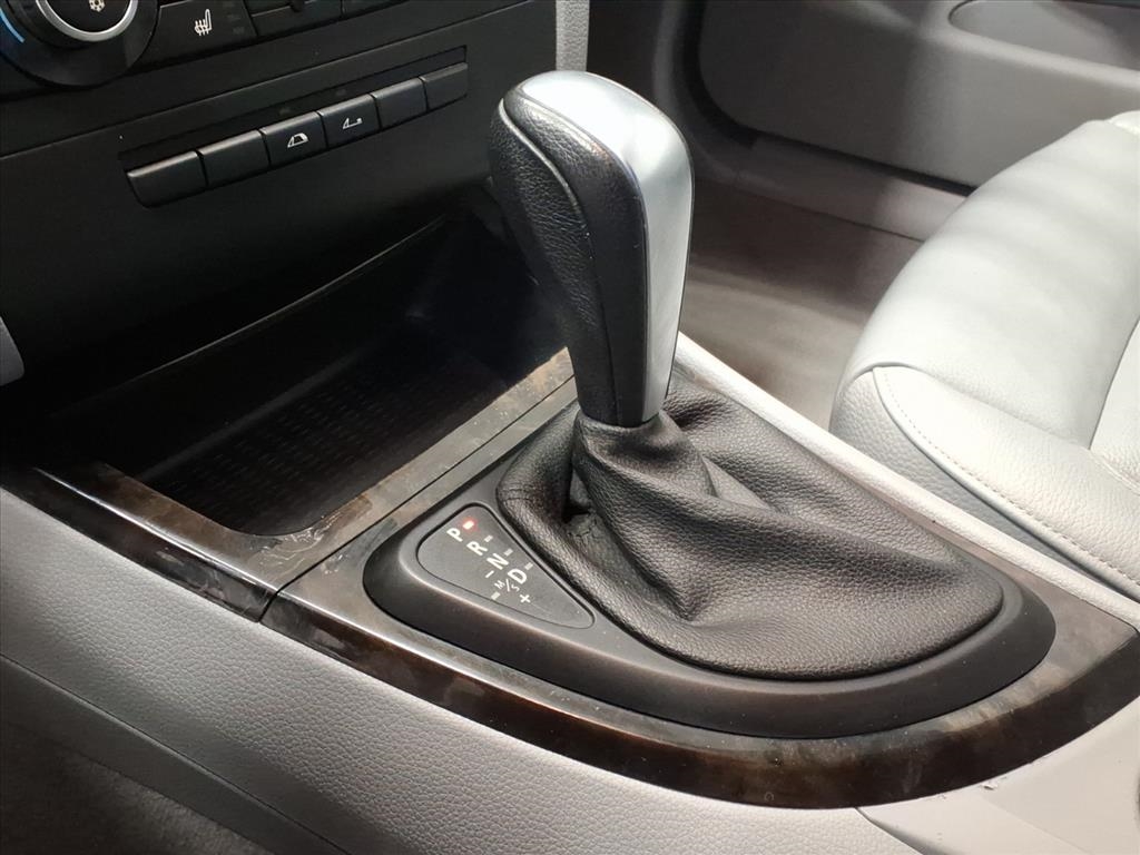 BMW 1 Series 2dr Conv 128i SULEV 2011